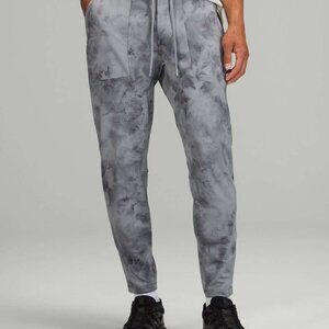 Lululemon Textured Tech Pant Diamond Dye Rhino Grey Anchor in Size M